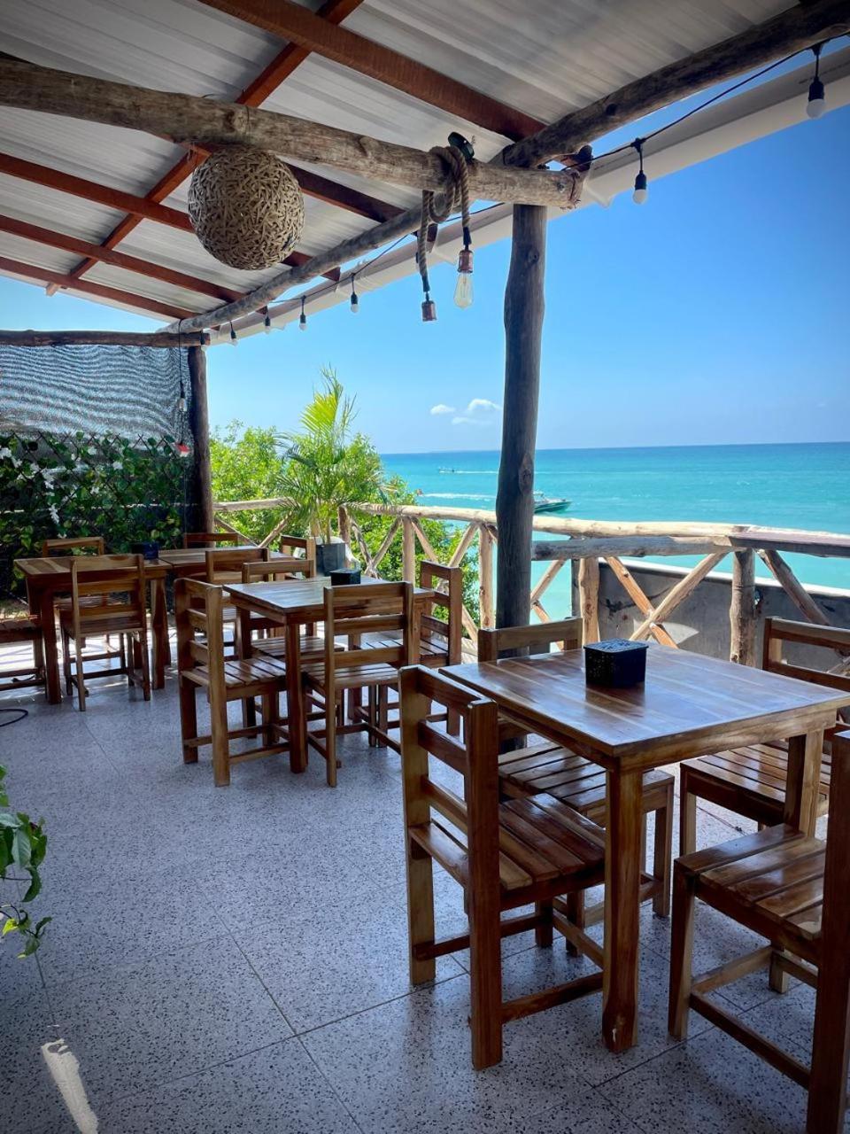 Mandala Beach Club Hotel Pendales Luaran gambar